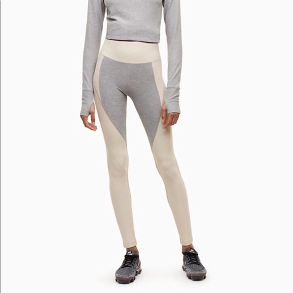 Aritzia Pants - Aritzia Movement Leggings